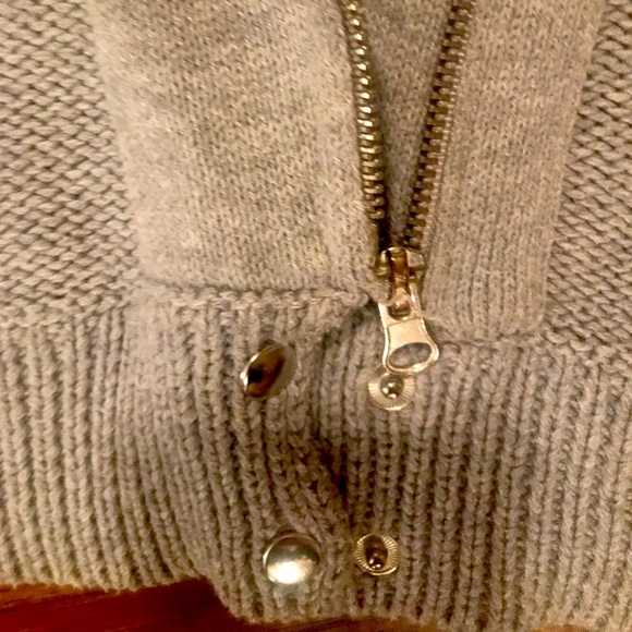 Heart-N-Crush Grey Women’s Sweater Size Medium - Picture 4 of 6